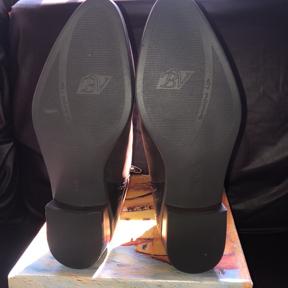 Women’s like new brown ankle boots size 8.5 W - Picture 2 of 6